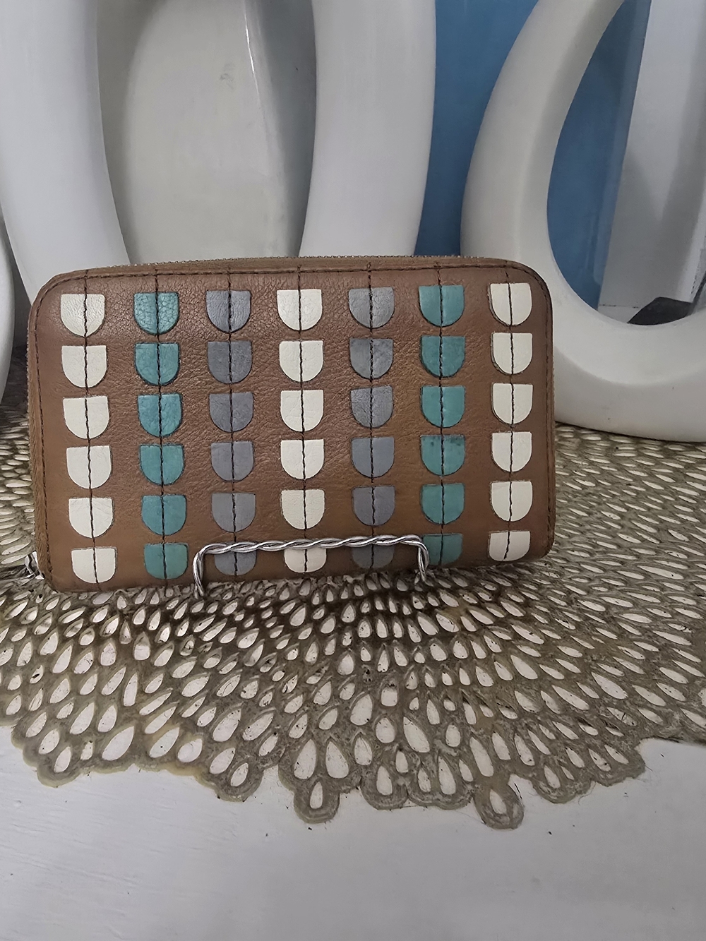 FOSSIL Brown Leather Zip Wallet with Teal, Gray & Cream Accents